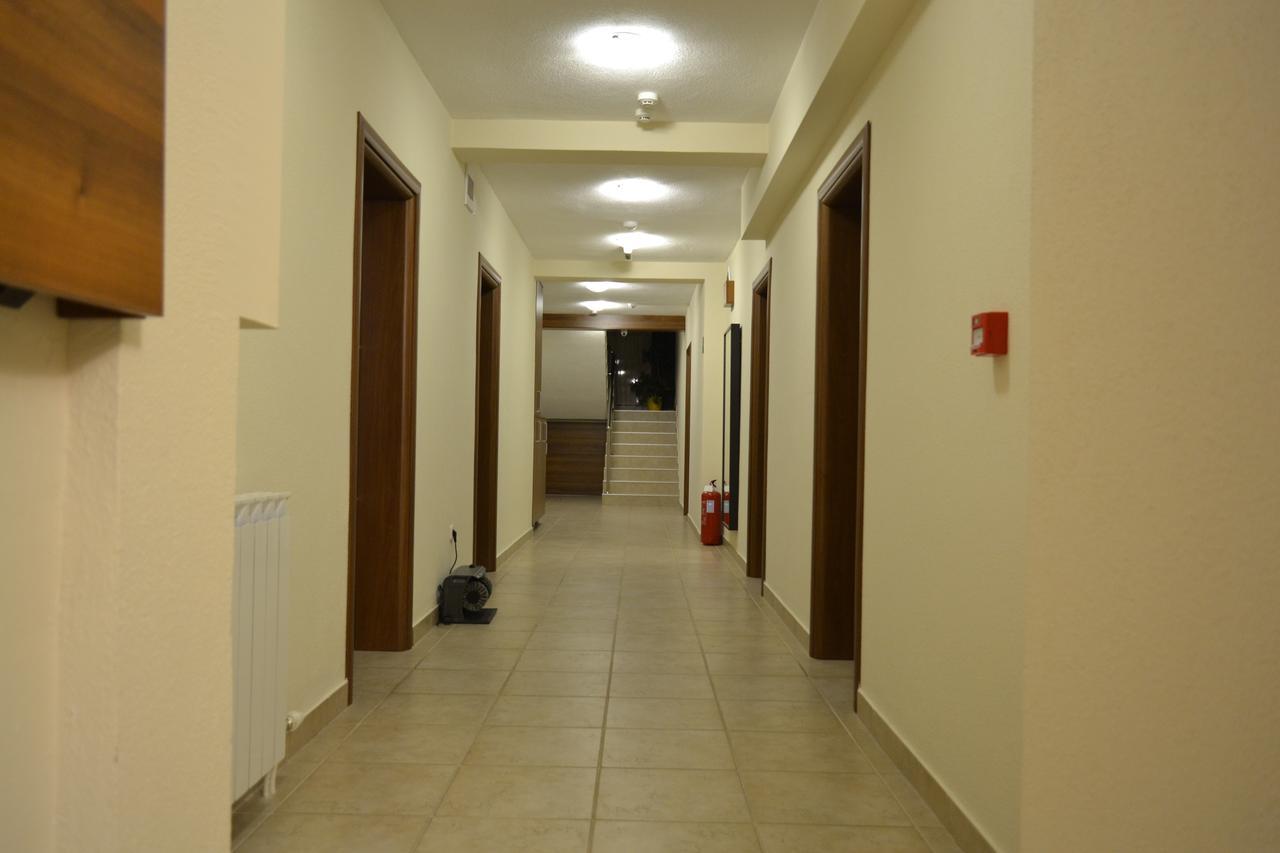Tihe Noci Motel Pale Kültér fotó