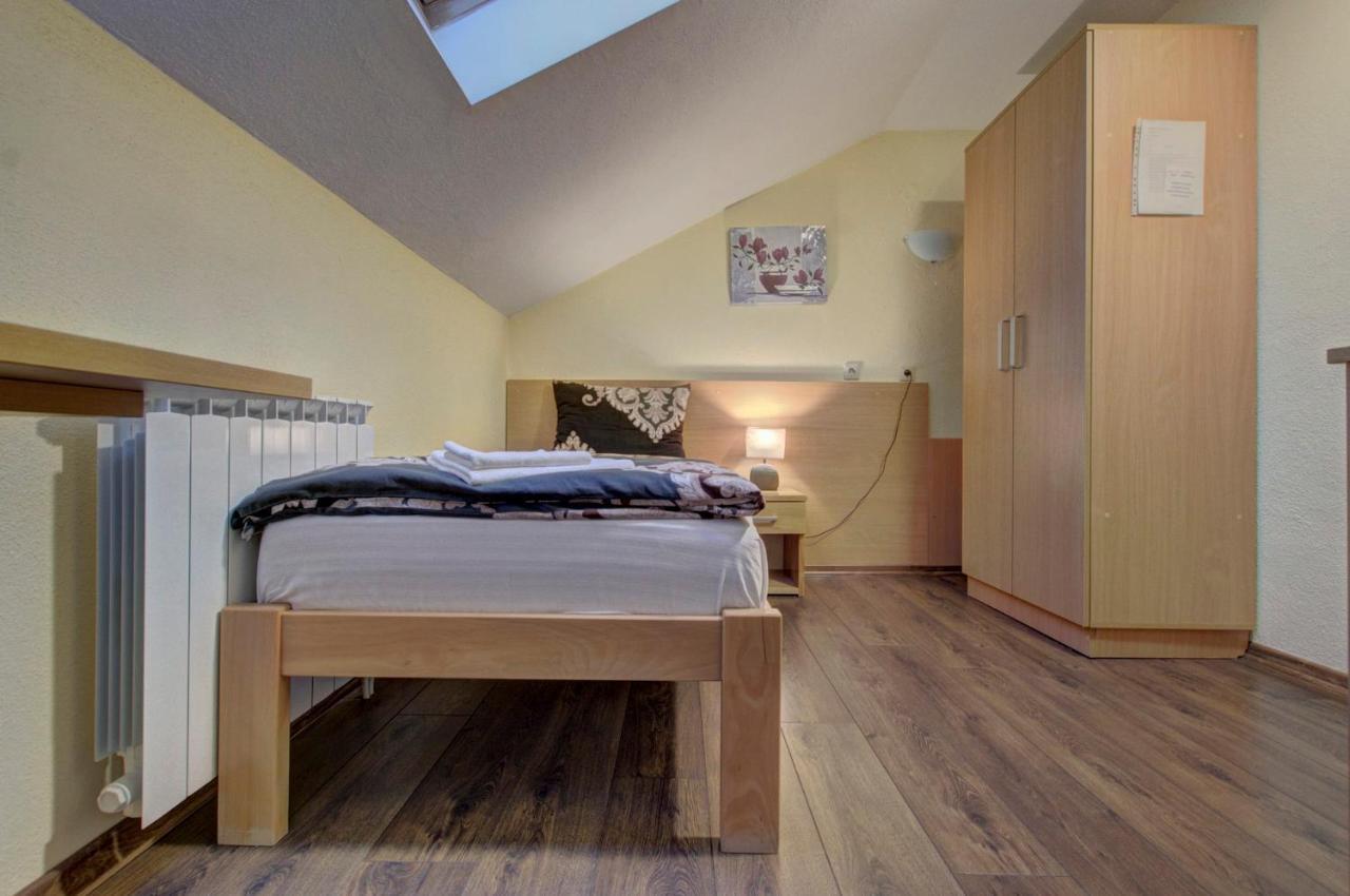 Tihe Noci Motel Pale Kültér fotó