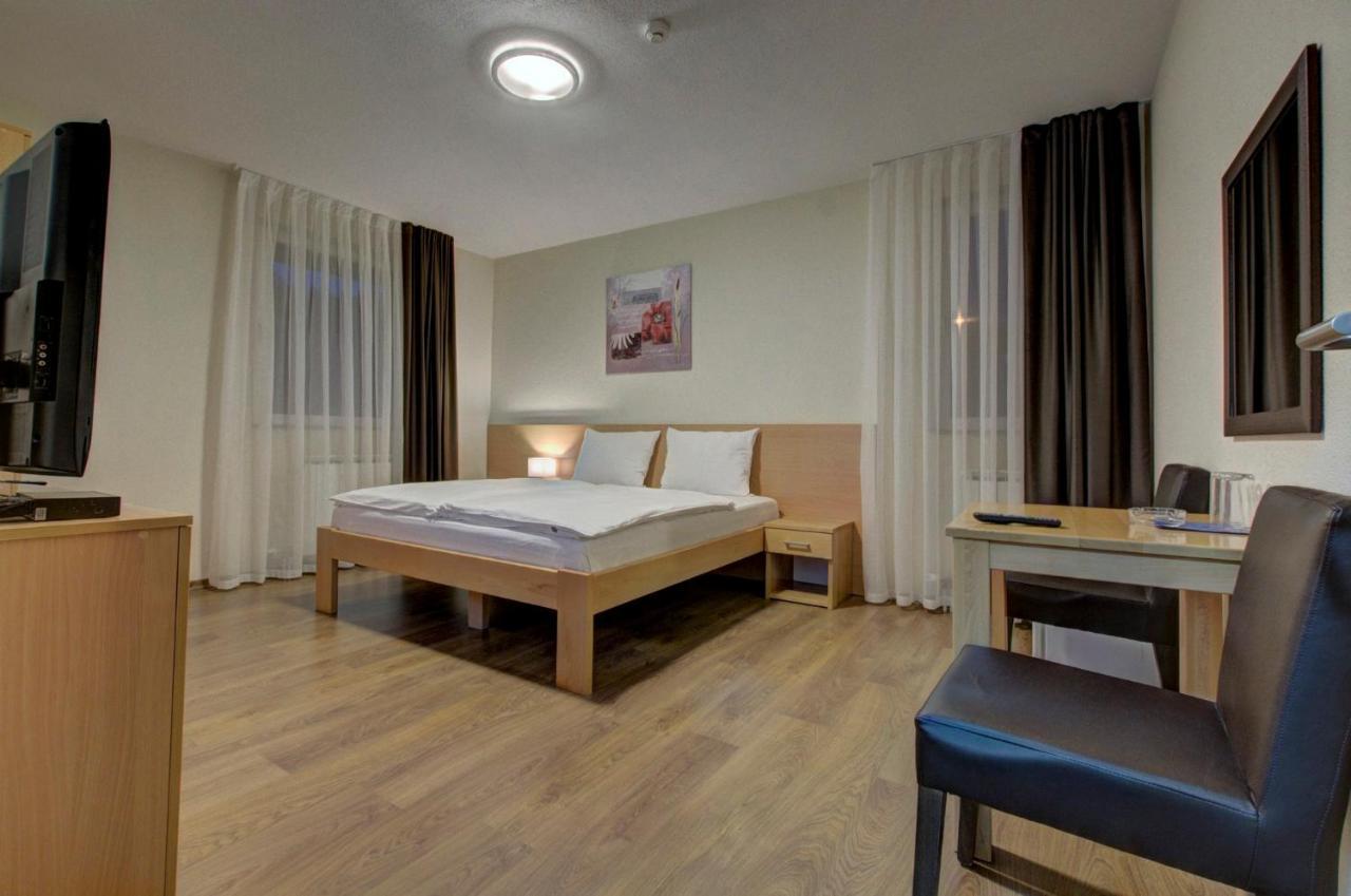 Tihe Noci Motel Pale Kültér fotó