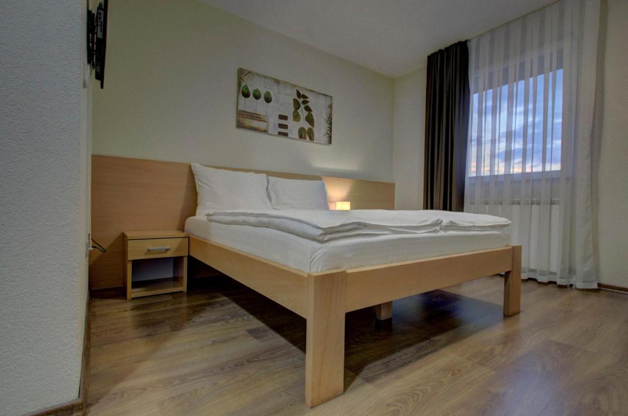 Tihe Noci Motel Pale Kültér fotó