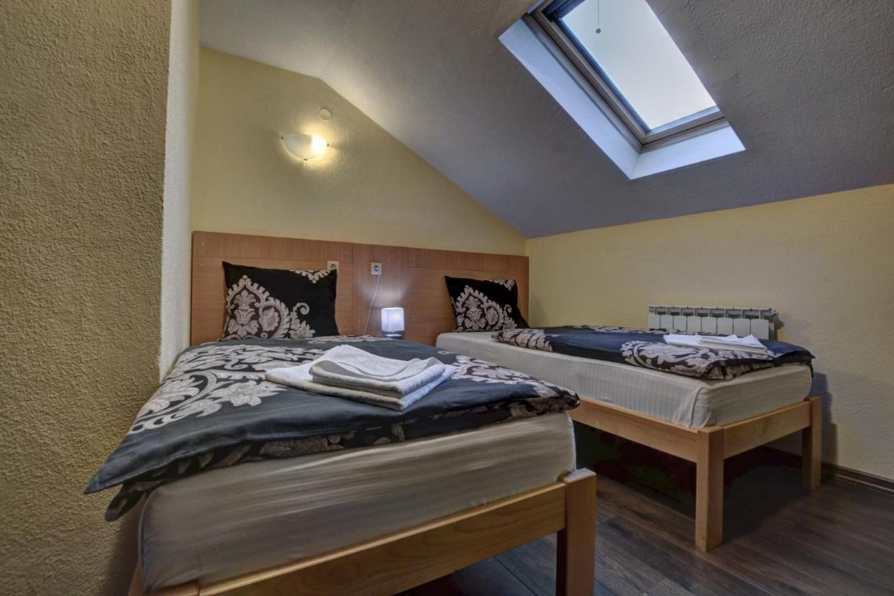 Tihe Noci Motel Pale Kültér fotó