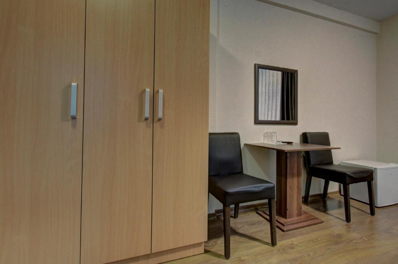 Tihe Noci Motel Pale Kültér fotó