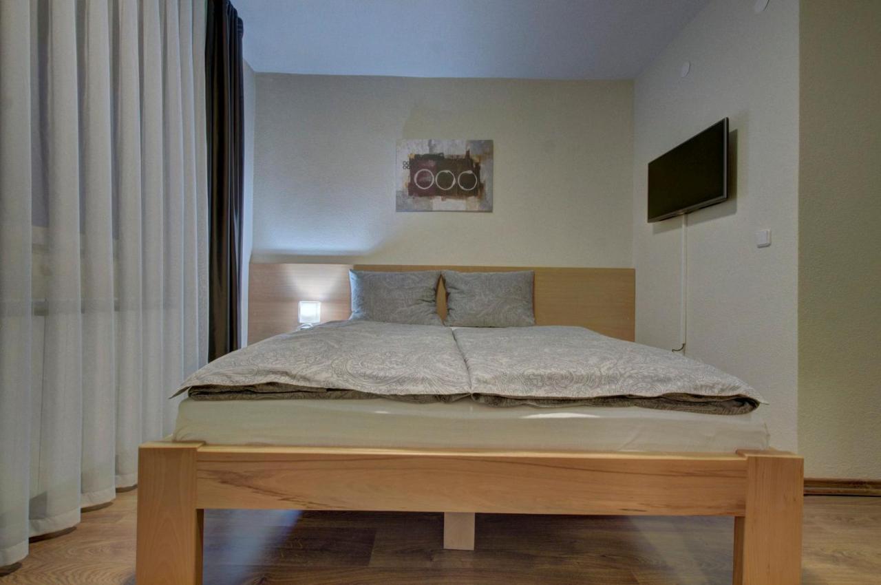 Tihe Noci Motel Pale Kültér fotó