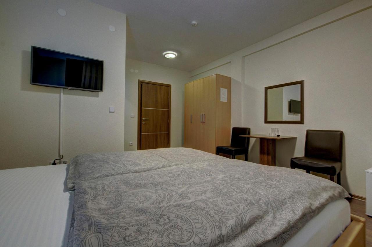 Tihe Noci Motel Pale Kültér fotó