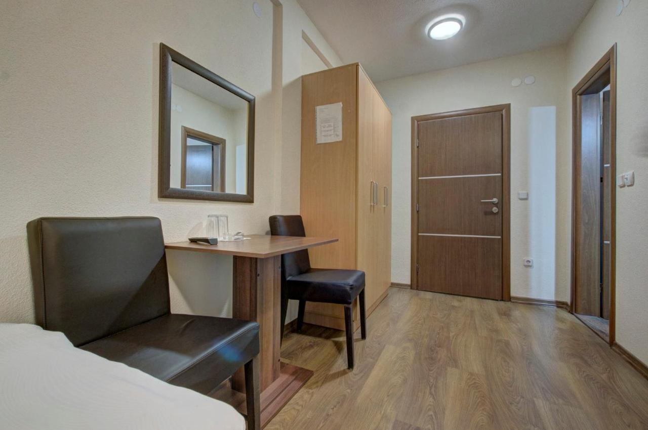 Tihe Noci Motel Pale Kültér fotó