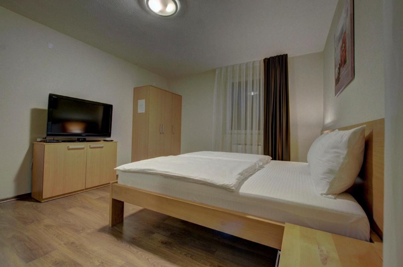 Tihe Noci Motel Pale Kültér fotó