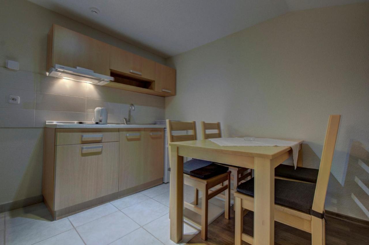 Tihe Noci Motel Pale Kültér fotó