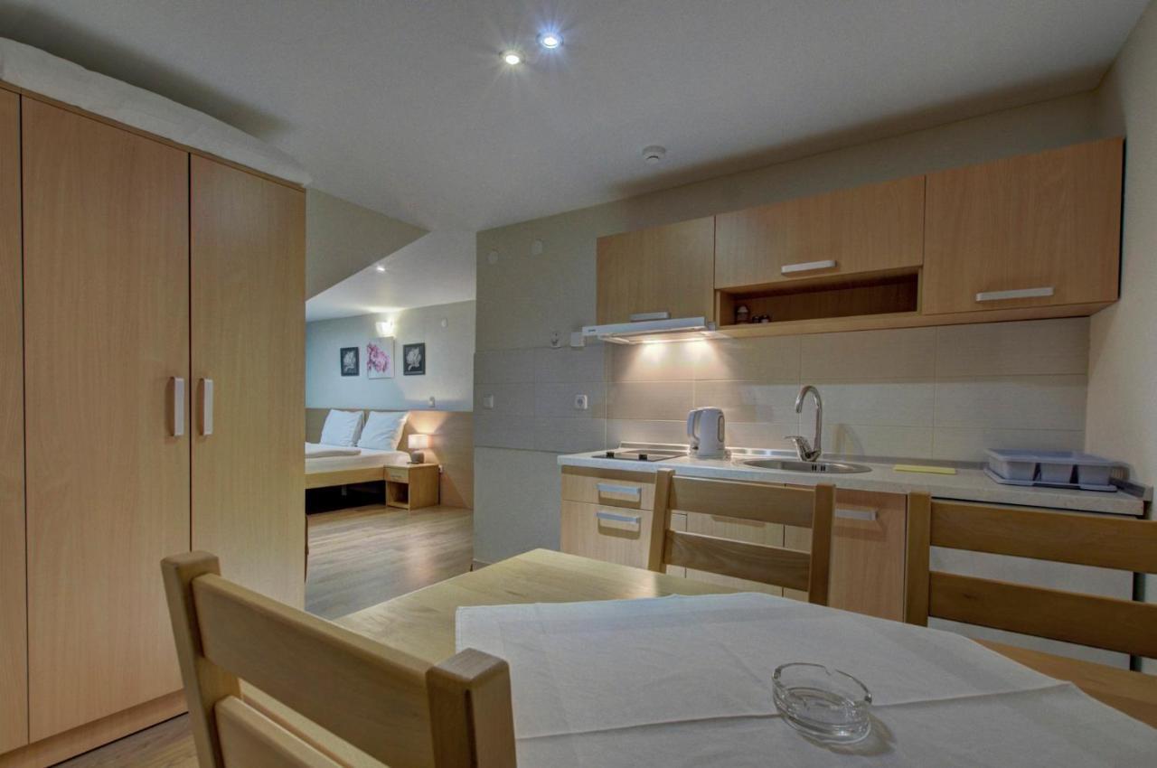 Tihe Noci Motel Pale Kültér fotó