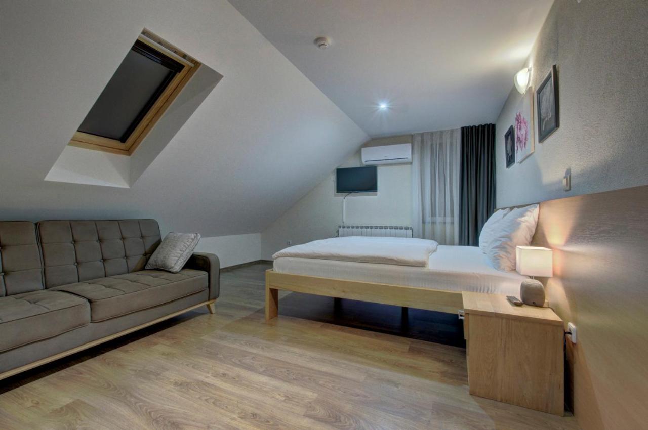 Tihe Noci Motel Pale Kültér fotó