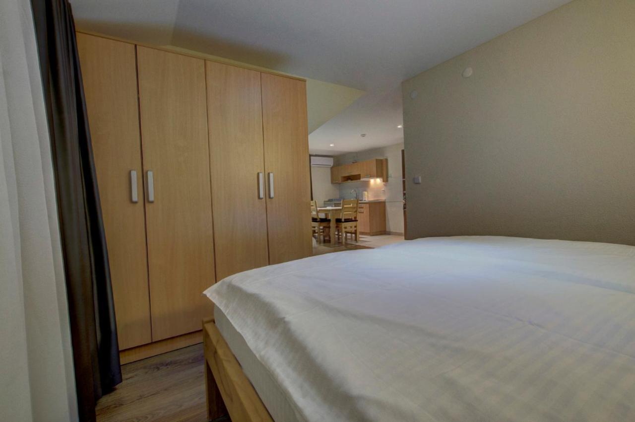 Tihe Noci Motel Pale Kültér fotó