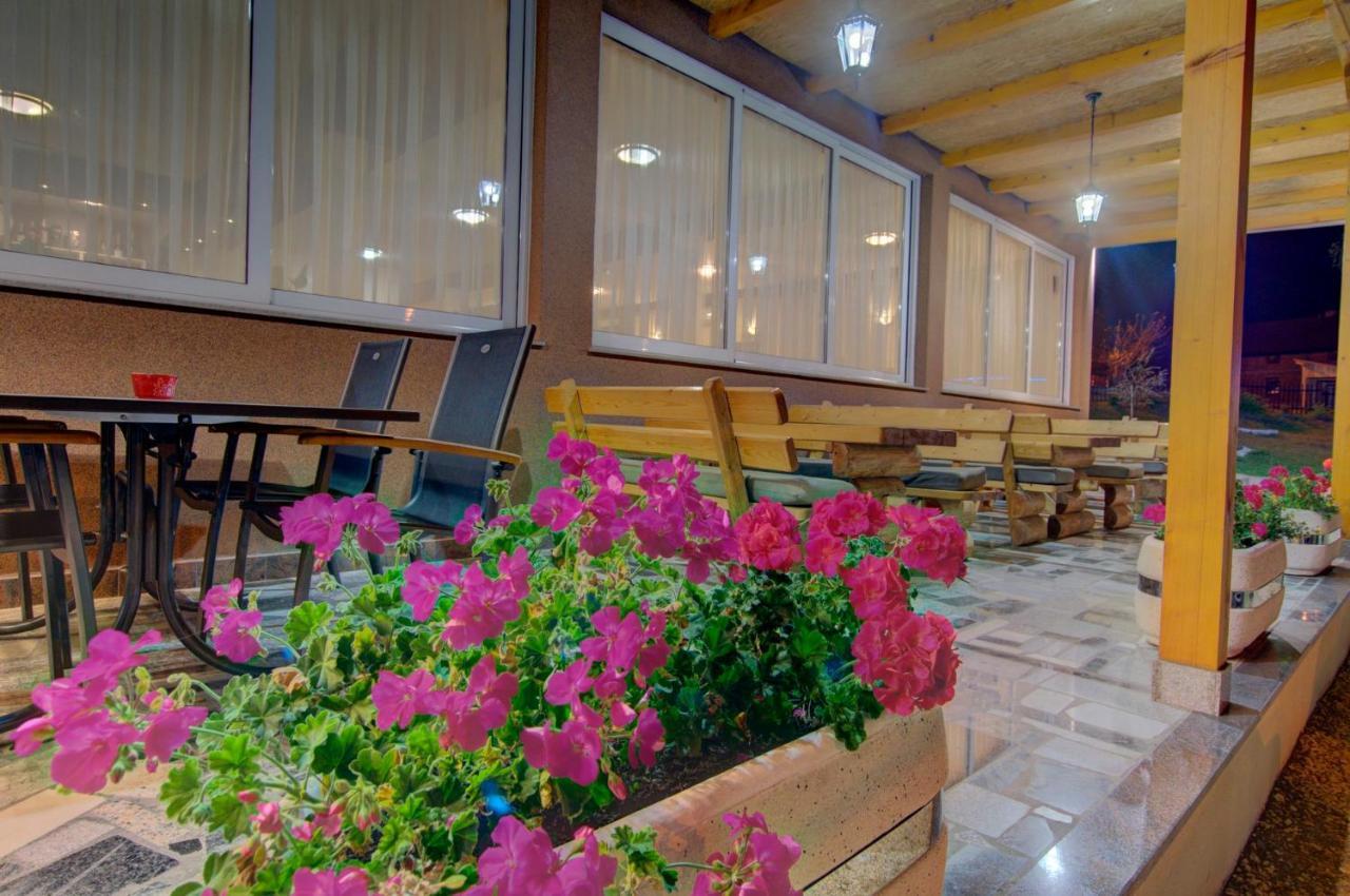 Tihe Noci Motel Pale Kültér fotó