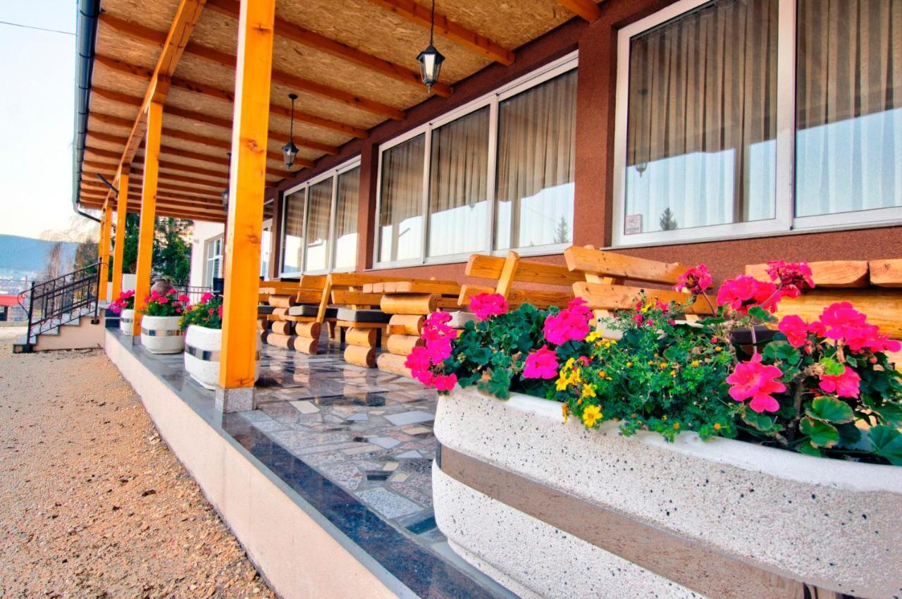 Tihe Noci Motel Pale Kültér fotó