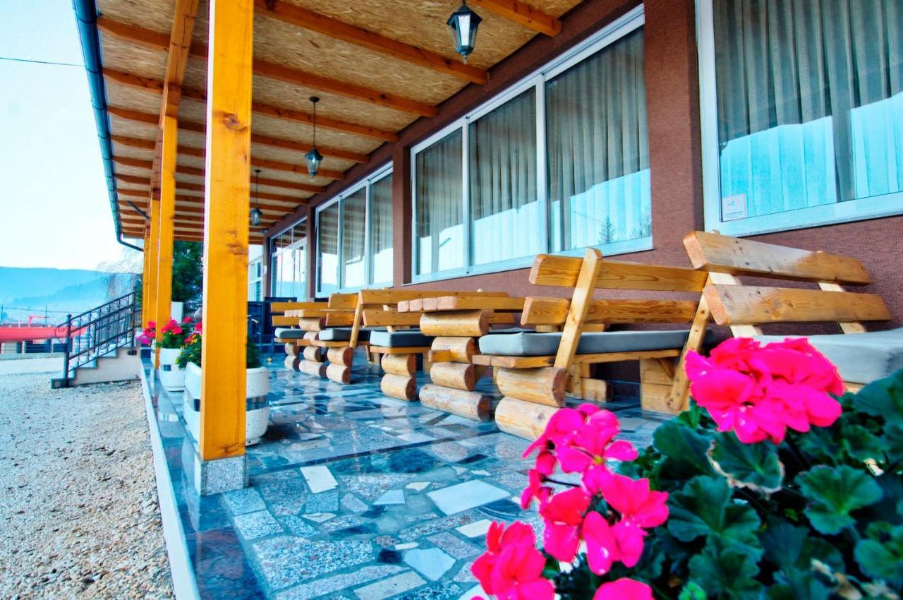 Tihe Noci Motel Pale Kültér fotó